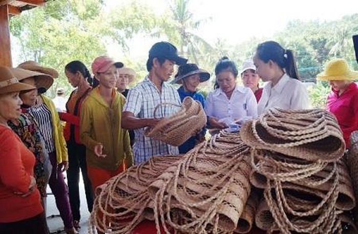 Triển[-]khai[-]mô[-]hình[-]“Làng[-]không[-]rác”[-]ở[-]Quảng[-]Ngãi